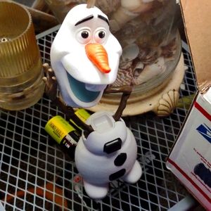 Adjustable Olaf decorations